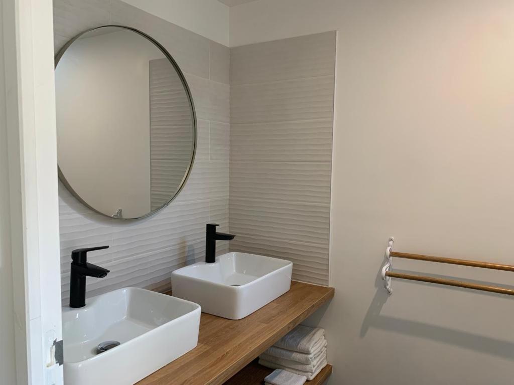 Gite 3 Chambres En Bord De Rance La Ville-es-Nonais Luaran gambar