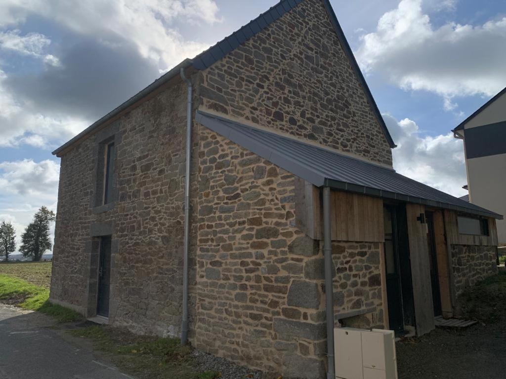 Gite 3 Chambres En Bord De Rance La Ville-es-Nonais Luaran gambar